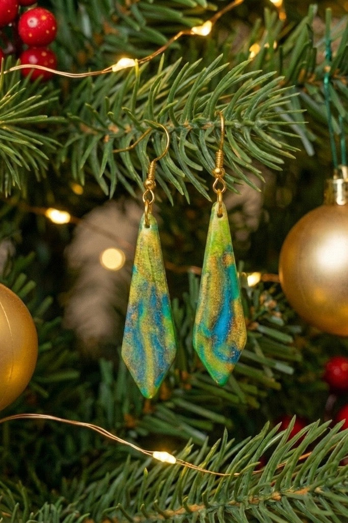 Emerald Stream – Green & Gold Hexagonal Clay Earring 💎